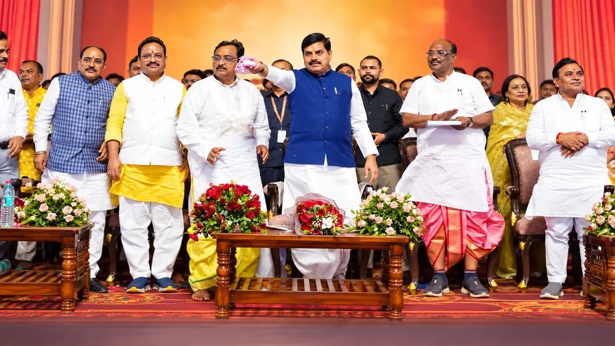 खंडवा से मुख्यमंत्री मोहन यादव का कांग्रेस पर करारा प्रहार, बोले- मुस्लिम वोट खिसकने के डर से जांबाज पायलट की तारीफ तक नहीं कर रहे कांग्रेसी नेता