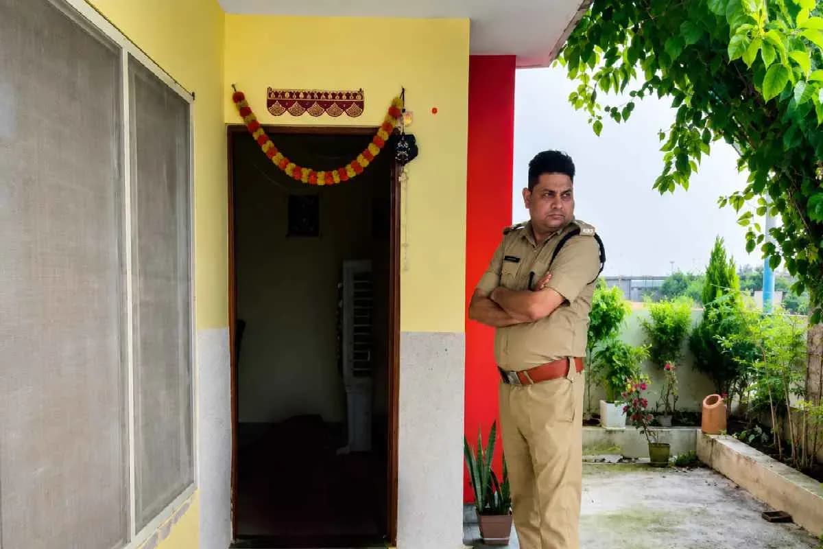RTO इंस्पेक्टर मीनाक्षी की हत्या, प्रेमी ने भी किया सुसाइड; जानिए क्या थी वजह?
