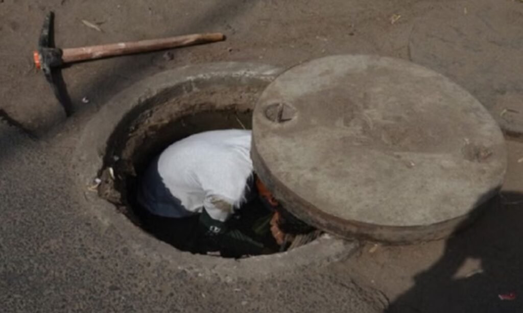 Delhi Cleaning Sewer