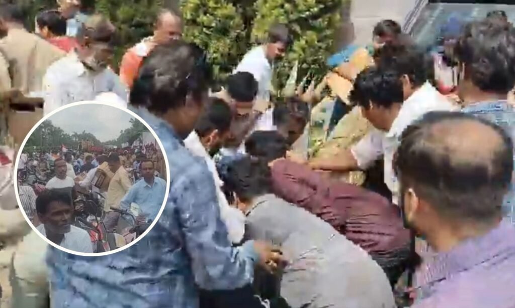 People clashed for free helmets in Bhopal