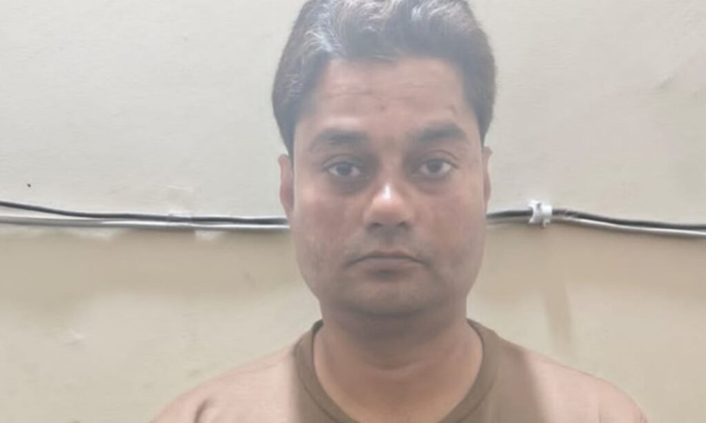 Indore Kinnar Dispute