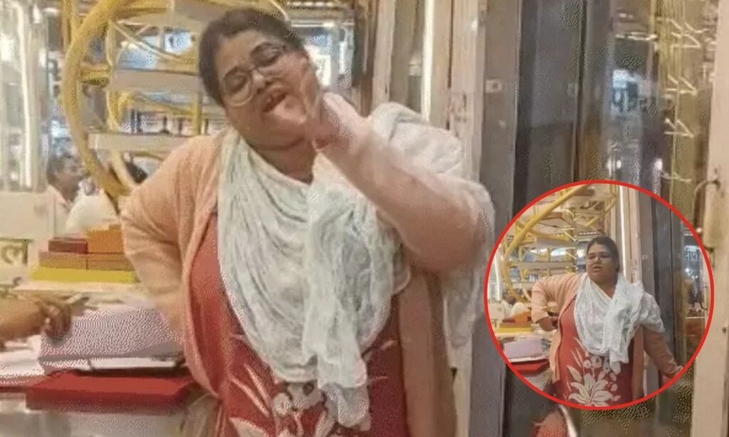 Indore Sarafa Bazaar Viral Video