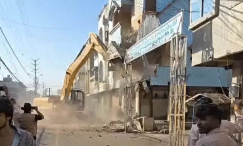 12 houses razed to the ground for widening the Mahakal Road