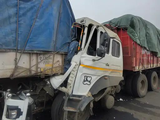 Rajgarh Accident News : खिलचीपुर ओंकारेश्वर बाईपास पर दो ट्रेलरों की टक्कर, बड़ा हादसा टला