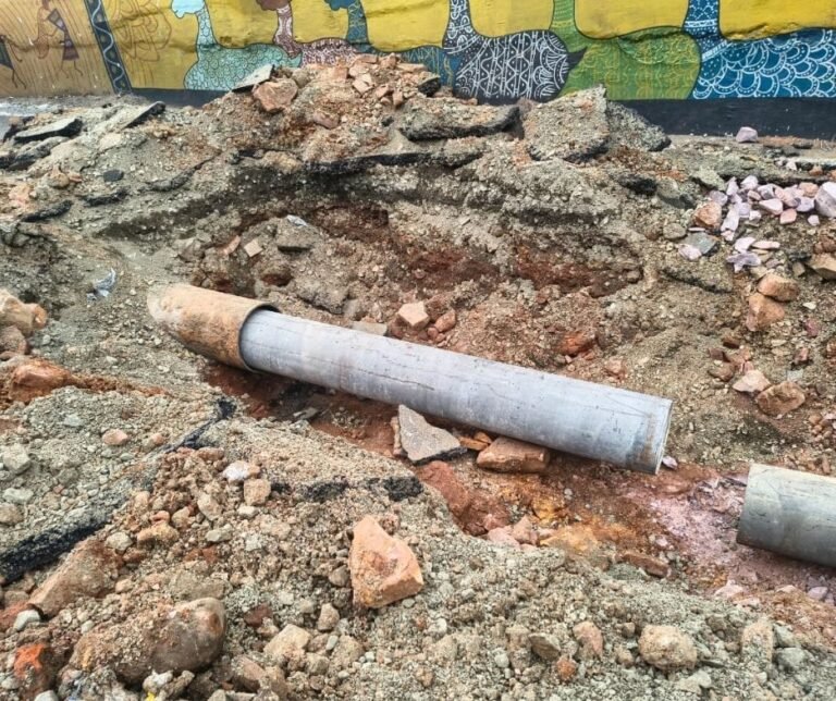 MP Breaking News : भोपाल में फिर धंसी सड़क, राजभवन के सामने VVIP इलाके में हुआ हादसा